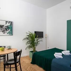 Barbacan - Old Town - By Upstairs Apartment Krakow